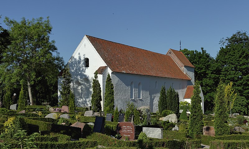 File:Asmild Kirke 2012-05-28.jpg