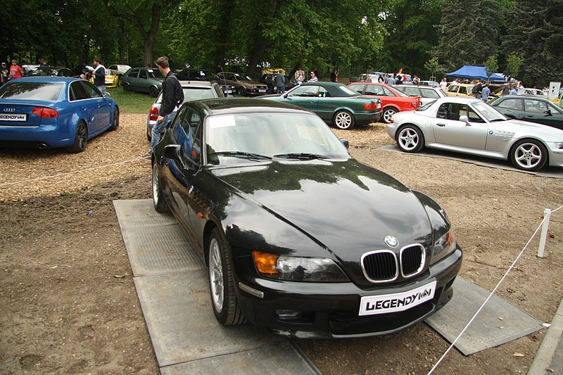 File:BMW Z3 1998 at Legendy 2019 in Prague.jpg