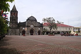 Fachada de la iglesia durante la celebración del Día de la Independencia, 12 de junio de 2015