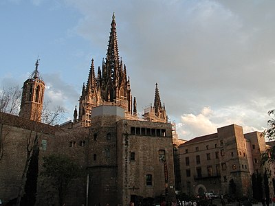 Català: Plaça de la Catedral amb la Casa del Bisbe (seu de l'arquebisbat)