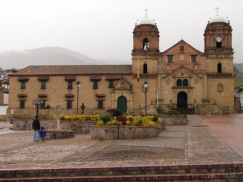 File:Basílica y convento de Nuestra Señora de Monguí.JPG