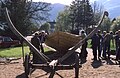 Båtdraging i Bjørkedalen. Båten vert plassert på båtkjerra.