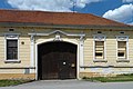 Čeština: Dům čp. 11 ve vsi Bavorovice, okres České Budějovice, Jihočeský kraj. English: House No 11 in the village of Bavorovice, South Bohemian Region, Czech Republic. This is a photo of a cultural monument of the Czech Republic, number: 16539/3-8. Památkový katalog  · MIS  · hledat obrázky  · hledat seznamy  · Wikidata