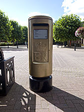 Bedworth gold post box