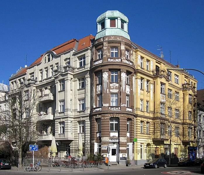 File:Berlin, Kreuzberg, Glogauer Strasse 17-17A, Mietshaus.jpg