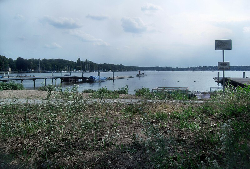 File:Berlin-Nikolassee- Großer Wannsee 5.8.2010.JPG