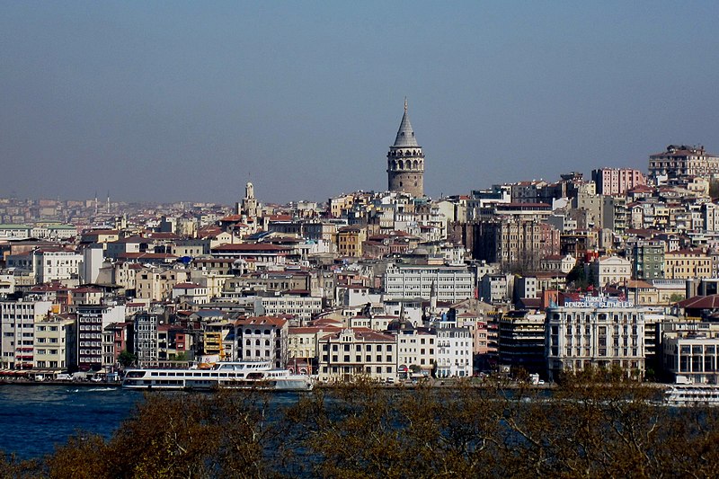 File:Blick auf Beyoğlu vom Topkapı Sarayı, Istanbul - panoramio.jpg