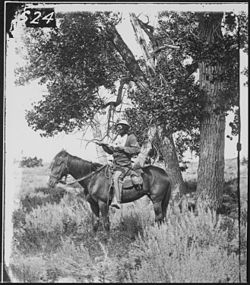 סכין מדממת על סוסו, במשלחת לחקר הילוסטון, 1873