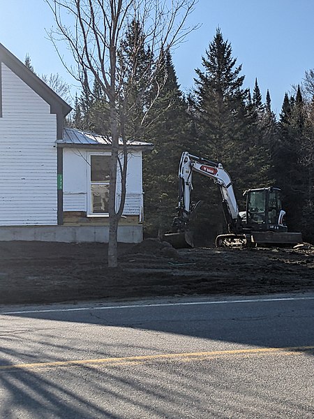 File:Bobcat excavator 1776 VT Route 114 East Haven VT April 2023.jpg