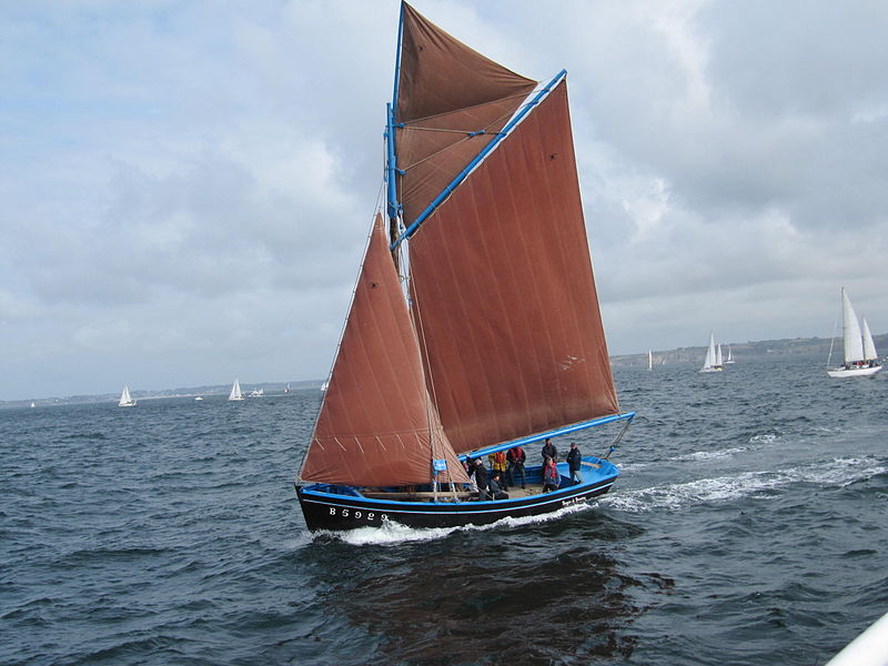 File:Brest2012 Parade Brest -Douarnenez (23).JPG