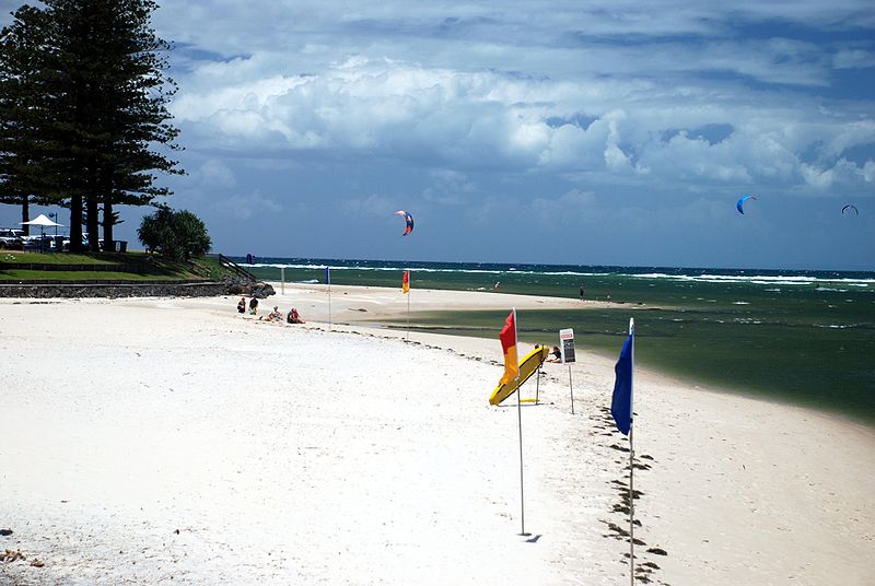 File:Caloundra, Queensland - Bulcock Beach.jpg
