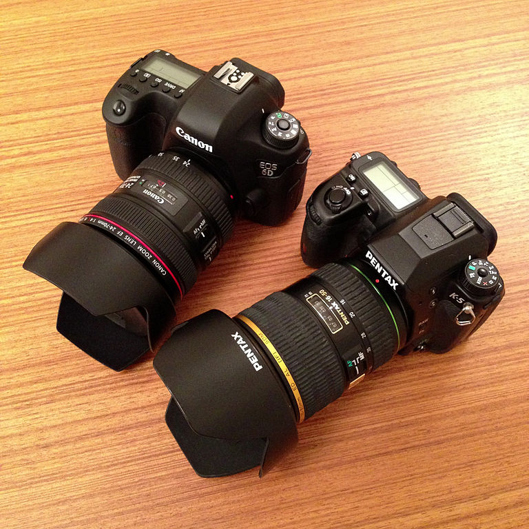 File:Canon EOS 6D with Canon EF 24-70mm F4L IS USM lens and Pentax