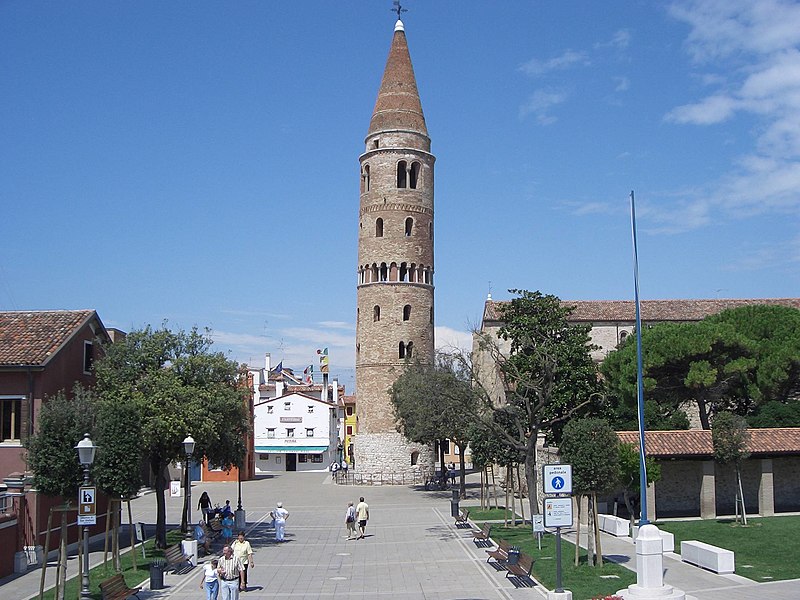 File:Caorle Glockenturm.jpg