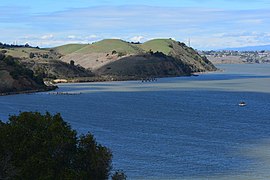 Carquinez Regional Shoreline - panoramio (cropped).jpg