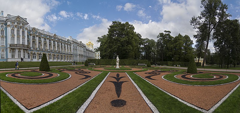 File:Catherine Park and Catherine Palace.jpg