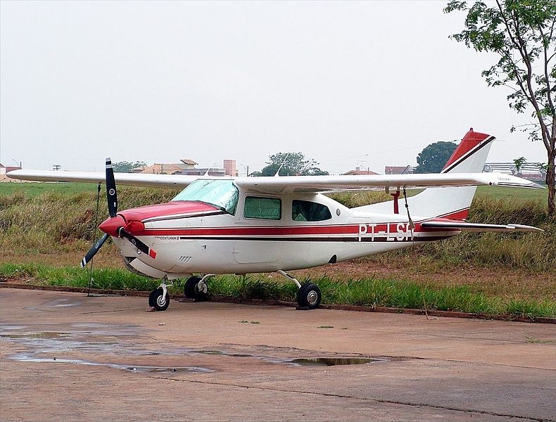File:Cessna T210N Turbo Centurion II AN0701044.jpg