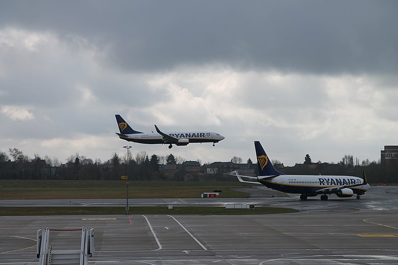 File:Charleroi Airport, 2018 (10).jpg