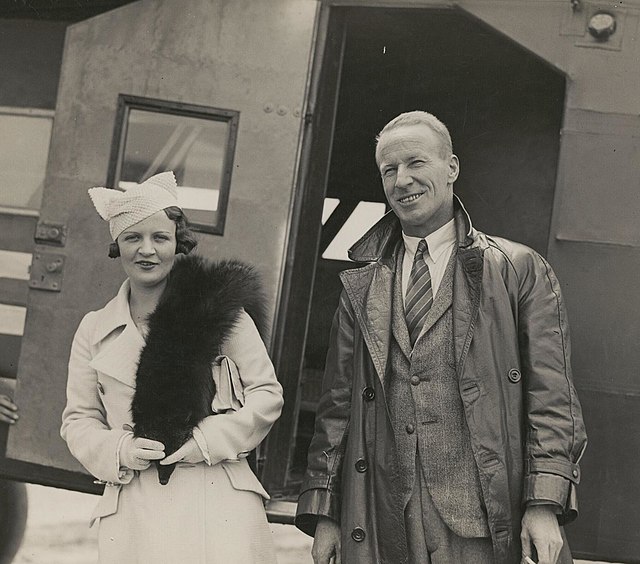 Kingsford Smith and his second wife Mary in Wellington, New Zealand
