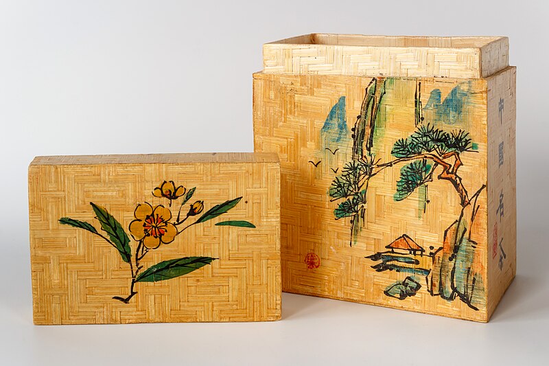 File:Chinese tea box with painted motif on bamboo decor 4.jpg