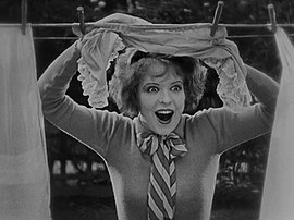 Clara Bow elokuvassa Siivet (1927)