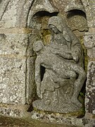 La pietà du calvaire-fontaine de la chapelle du Drennec.