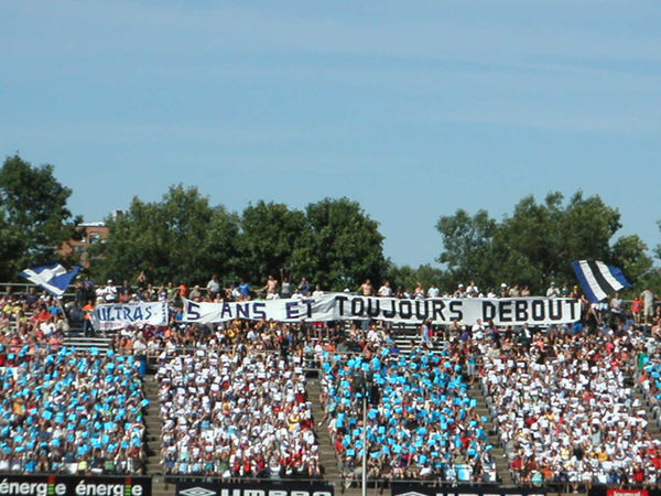 A card display mosaic tifo celebrating the UM02's 5th anniversary at Montreal's Claude-Robillard Centre.