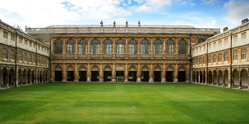 File:Cmglee Cambridge Trinity College Neviles Court.jpg