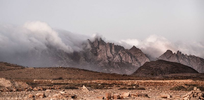 File:Coastal Mtns, Socotra Island (10422018445).jpg