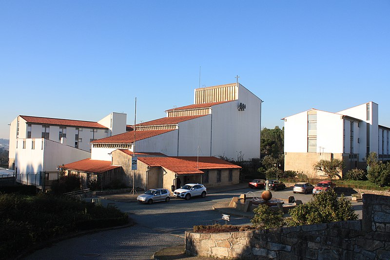 File:Convento das Irmãs Franciscanas de Calais - Gondomar - 01.jpg