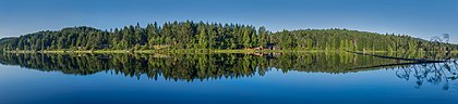 Vista panorâmica do lago Cusheon, o terceiro maior da ilha Saltspring, Colúmbia Britânica, Canadá (definição 11 009 × 2 521)