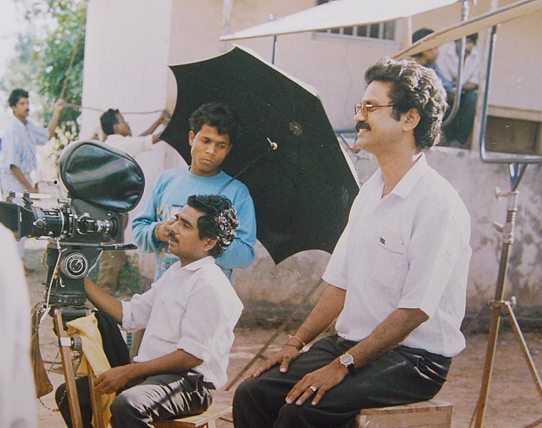 File:Das on sets, behind the camera.jpg