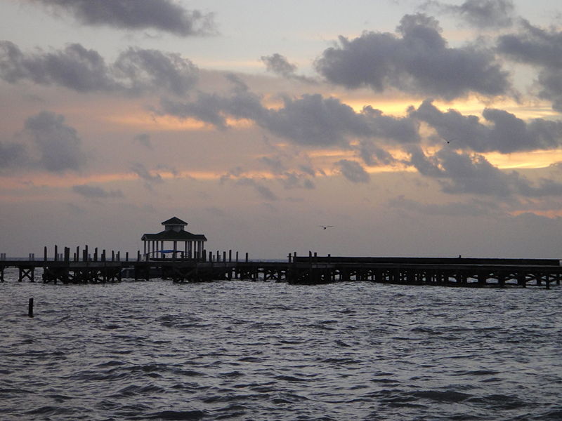 File:Dawn in Ambergris Caye, Belize (4862320298).jpg