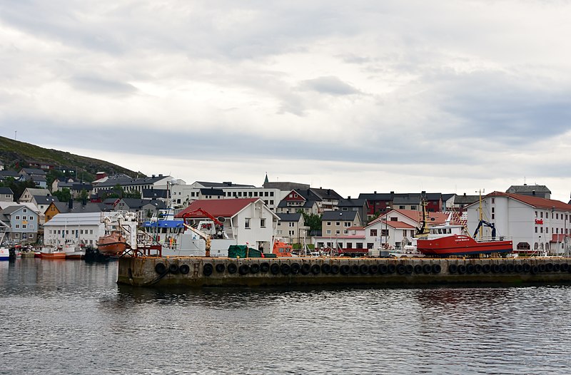 File:Day Six of the Hurtigruten Coastal Voyage North - the far north of Norway (31).jpg