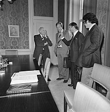 Den Uyl receives Terlouw, Van Agt, Van Thijn on the first day of the substantive negotiations. Den Uyl ontvangt fractievoorzitters CDA, PvdA en D66 in verband met kabinetsform, Bestanddeelnr 929-2443.jpg