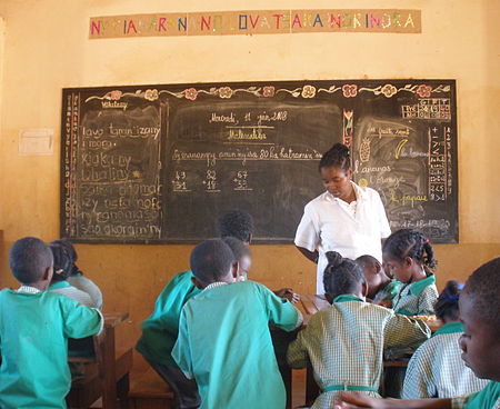Tập_tin:Diego_Suarez_Antsiranana_urban_public_primary_school_(EPP)_Madagascar.jpg