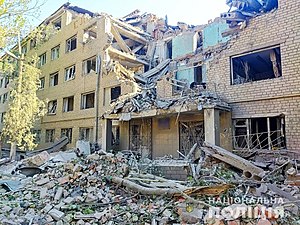 Общежитие № 1 Николаевского национального университета имени В. А. Сухомлинского после российского обстрела 2 августа 2022 года