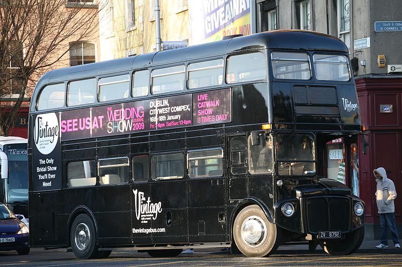 File:Dualway Routemaster RML2720 (ZV 8792, ex-SMK 720F) "The Vintage Bus" black livery, Rathcoole depot, 29 December 2008.jpg