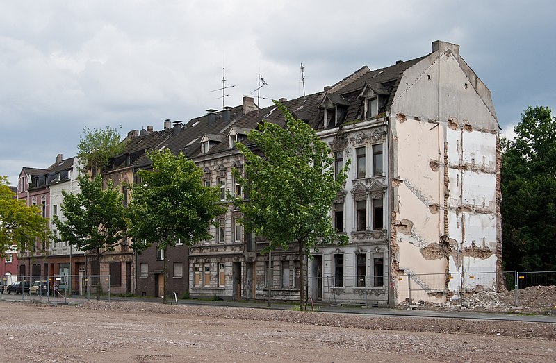 File:Duisburg, Bruckhausen, 2012-06 CN-02.jpg