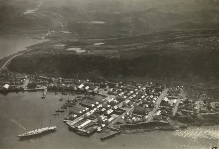 Aerial view of the centre of Hammerfest taken by Walter Mittelholzer in 1923
