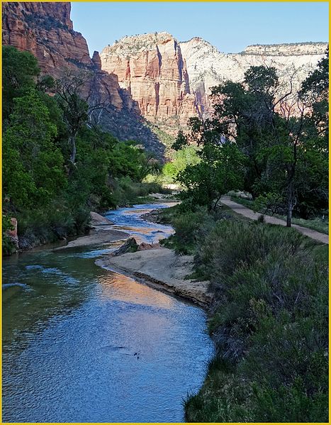 File:Emerald Pools Trail 4-29-14g (14109241366).jpg