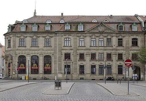 Erlangen Hugenottenplatz 1 001