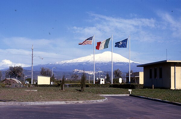 Image: FRONT GATE SIGONELLA 1962