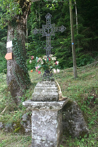 File:Fraisse-sur-Agout croix.JPG