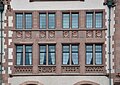 Rathaus (Römer), Haus Löwenstein, Fassadendetail mit Wappenrelief