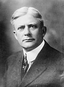 Frederick William Donnelly sekitar 1920.jpg