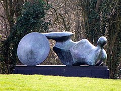 GOC Much Hadham 130 Goslar Warrior, Henry Moore (15135442692).jpg