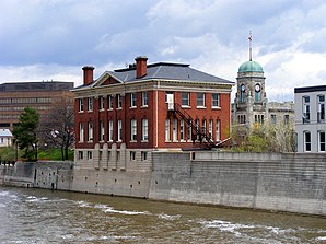 Biblioteca pubblica di Galt Cambridge, Ontario.jpg