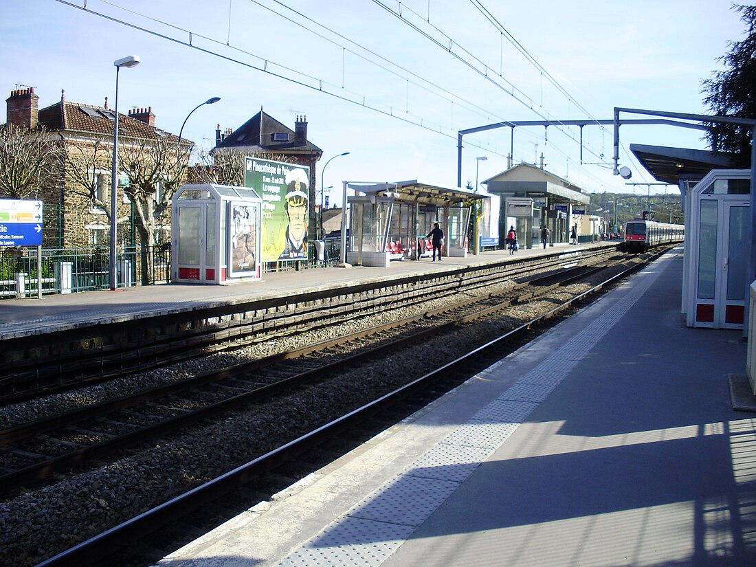 Palaiseau–Villebon station