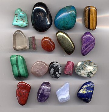 File:Gem.pebbles.800pix.jpg