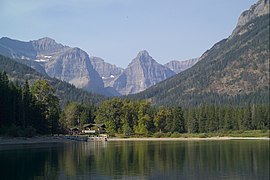 Goat Haunt Ranger Station (4499925687) .jpg